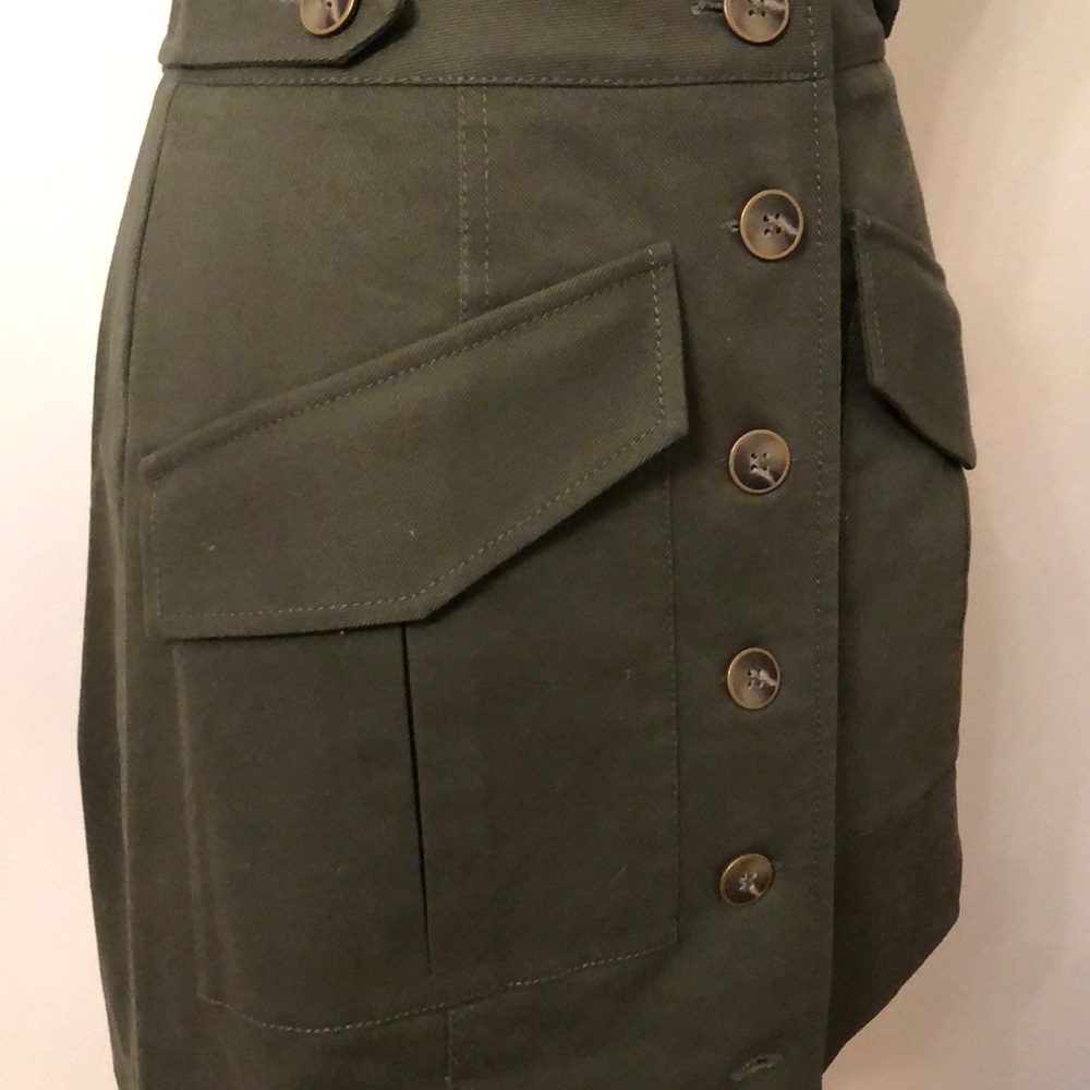 Button-Front Utility Skirt. - Picture 5 of 7